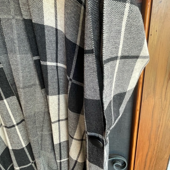 Light Weight Poncho Style Wrap in Shades of Gray Plaid - Picture 13 of 14